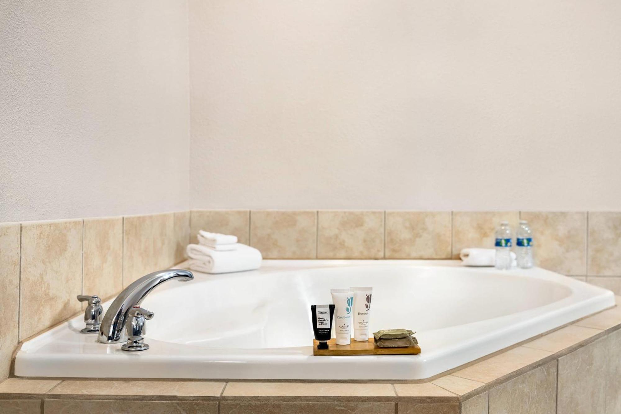 Country Inn & Suites By Radisson, Boise West - Meridian Bagian luar foto