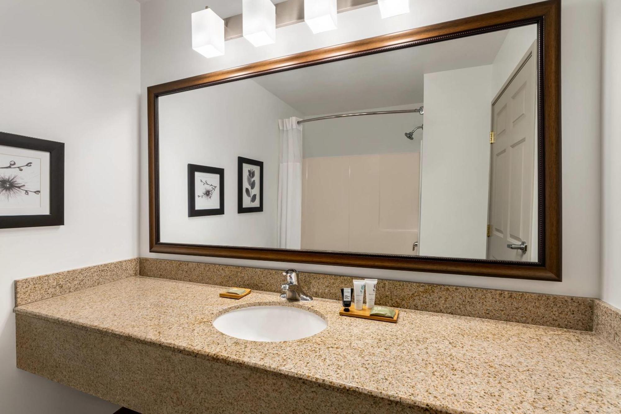 Country Inn & Suites By Radisson, Boise West - Meridian Bagian luar foto